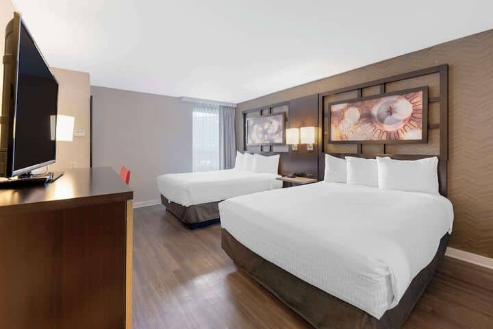 Room 7 of 34