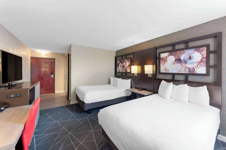 Room 15 of 34